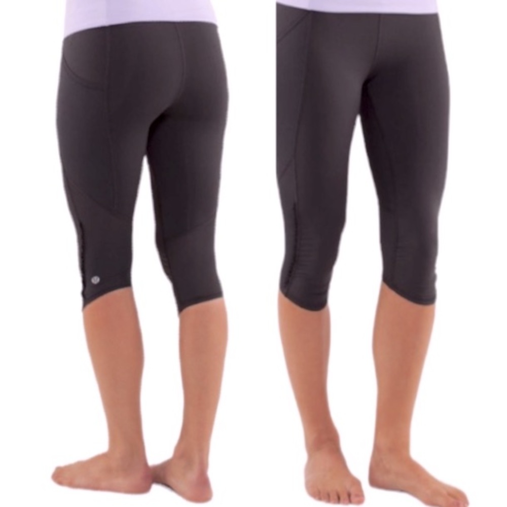 Lululemon Run: Nothing To Hide Crop. Black and lilac waist size removed